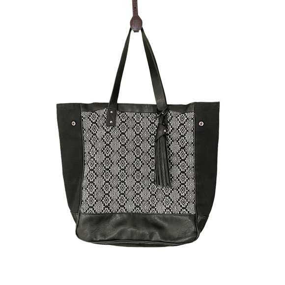 Abercrombie & Fitch Black Tapestry Tote Bag Beaded Canvas Faux Leather Southwest - Picture 1 of 13
